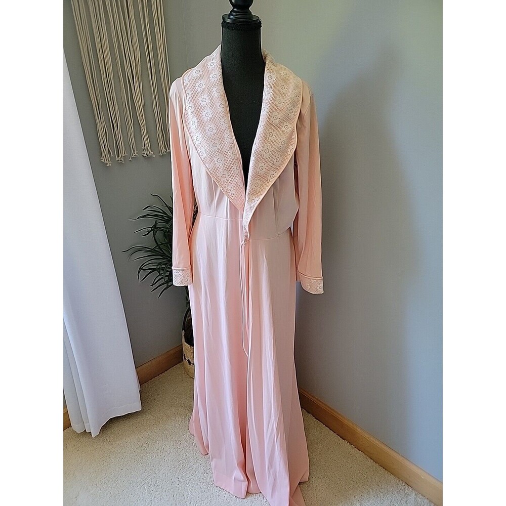 Vintage JC Penny Nylon Robe Peach Colored Housecoat Size Med - Picture 1 of 9